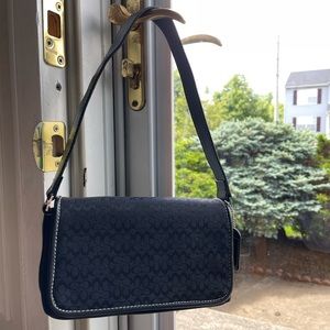 🌟TRENDY🌟 Coach mini black purse